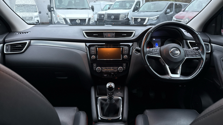 Nissan Qashqai 1.3 DiG-T 160 Tekna 5dr Petrol Hatchback